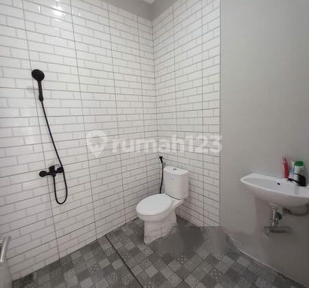 Nice House in Kencana Loka Ext2, Bsd City 2