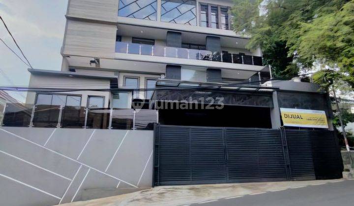 Rumah mewah 3 lantai murah di kemang utara, Jakarta Selatan  1