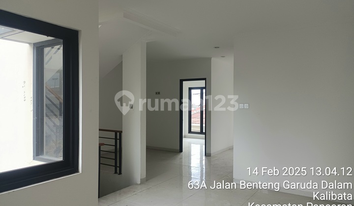 Dijual Rumah Bangunan Baru Tiga Lantai Di Kalibata Selatan Pancoran Jakarta Selatan 2