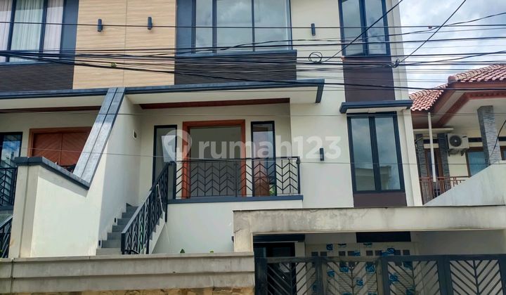 Dijual Rumah Bangunan Baru Tiga Lantai Di Kalibata Selatan Pancoran Jakarta Selatan