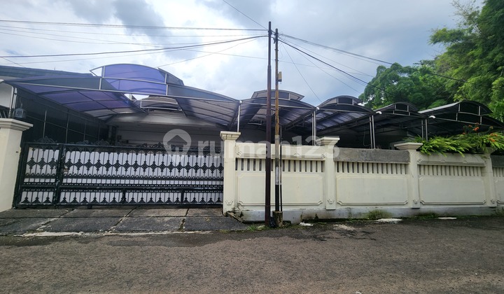 Dijual Murah Rumah Tua Hook di Jl Taman Brawijaya, Kebayoran Baru, Jakarta Selatan