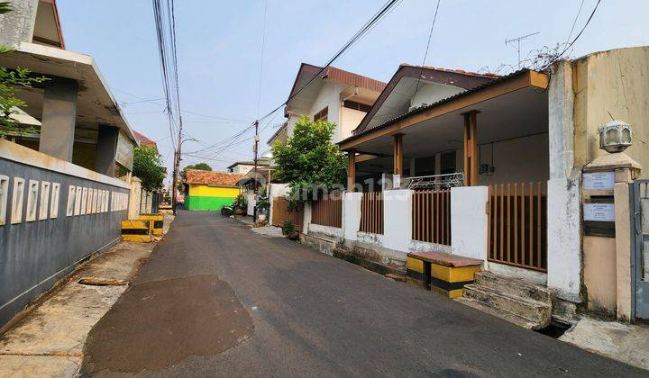 Dijual murah rumah dua lantai di rawamangun Jakarta Timur  2