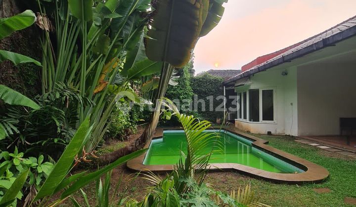 Dijual rumah bagus dan terawat siap huni di Kemang Jakarta Selatan 