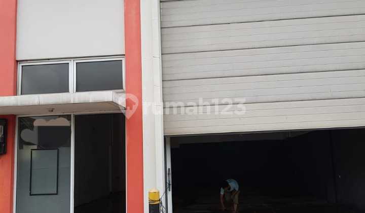 For Quick Sale: Ready-to-Use, Nice Warehouse in Green Sedayu Area, Cakung, East Jakarta