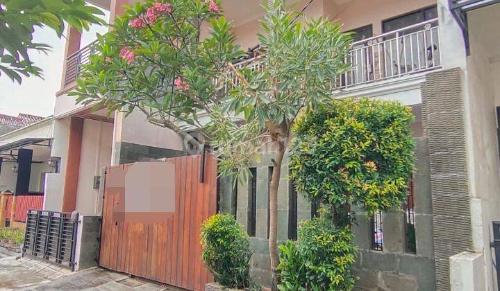 Dijual Rumah Cantik sekali 2lantai di Tytian Kencana Bekasi 2