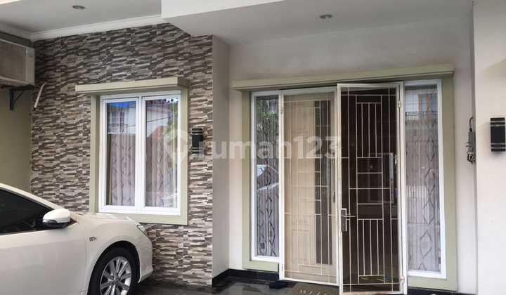 Disewakan Rumah Bagus Strategis 2 Lantai Murah Di Harapan Indah Regency Bekasi 2