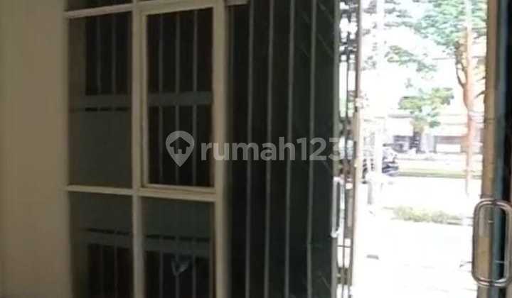 For Rent Arana Shop House 2.5 Floors Ready to Use in Harapan Indah, Bekasi. 2