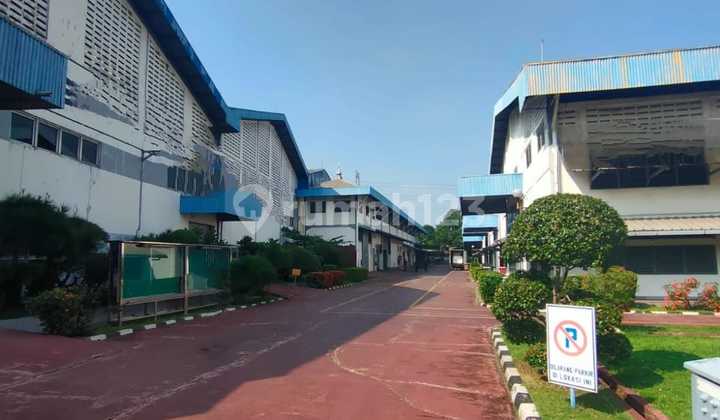 For Rent Good Ready-to-Use Warehouse in Narogong Bekasi For Rent Good Ready-to-Use Warehouse in Narogong Bekasi