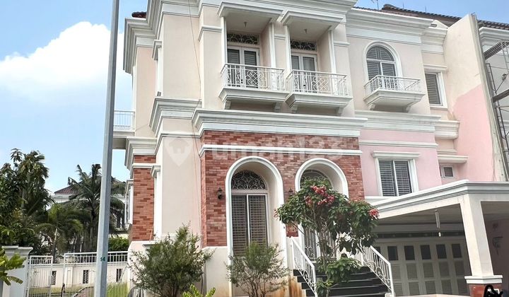 RUMAH MEWAH DI KELAPA GADING JAKARTA UTARA SIAP HUNI POSISI HOEK