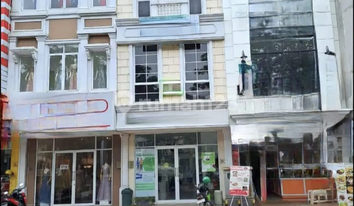 at MENDRISIO SQUARE SHOPHOUSE, GADING SERPONG, Strategic Location, Bustling Area, Gading Serpong 137 m²