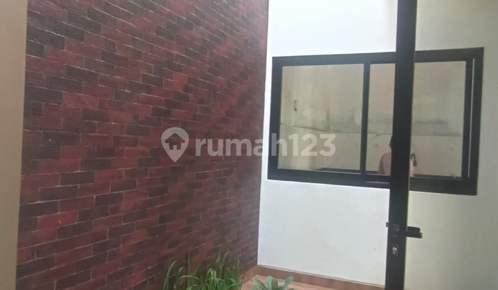 New Model NEW HOUSE in the NUSA LOKA Complex, Brand New, BSD CITY, Tangerang, BSD Nusaloka SHM - Certificate of Ownership Semi Furnished 2