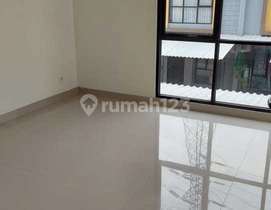 RUMAH CANTIK MINIMALIS DI PARKVILLE SERPONG 2 LANTAI SIAP HUNI 2