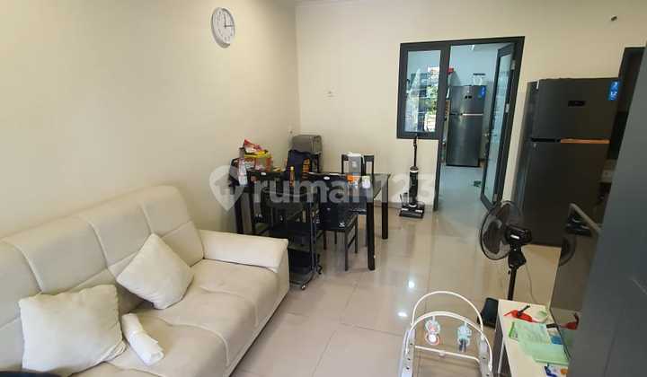 Beautiful House in Gading Serpong, 2 Floors, Neat, Comfortable, Ready to Occupy