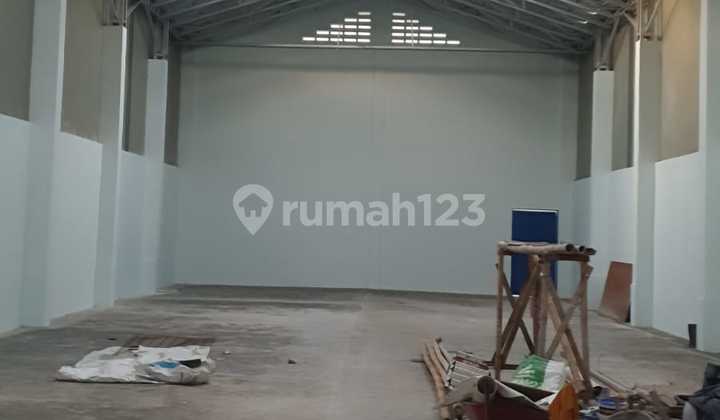 Rent Warehouse Pasar Kemis. Tangerang 440.0 m² Freehold Title Unfurnished