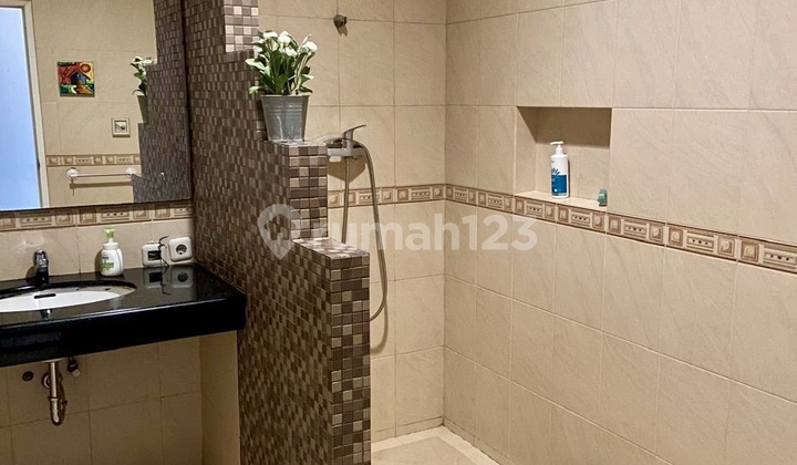 Nusa Loka BSD House Renovated 180 M2 SHM 1.5 LT