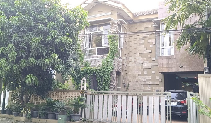 Rumah Bebas Banjir Mediterania Regency Cikunir Bekasi 240m2 Shm