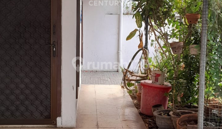 2-Story Strategic Residential House in Pulo Asem S8174 2-Story Strategic Residential House in Pulo Asem S8174