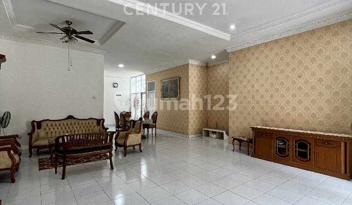 Semi-Furnished Atmosphere Villa Ready to Occupy in Pulomas R2317