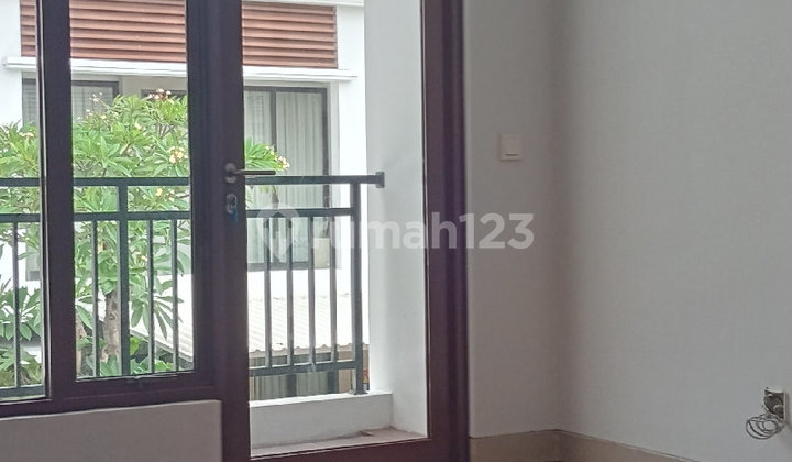 Rumah 2 Lantai di Cluster Elite Jatiwarna Bekasi S9359 2