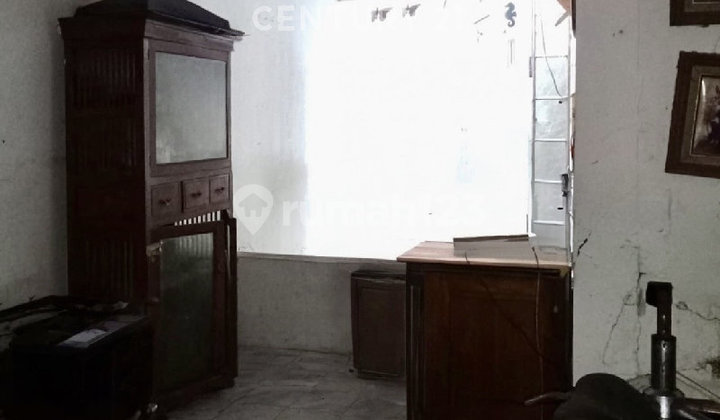 Old 2-Story House in a Strategic and Quiet Location in Pulomas S9262 2