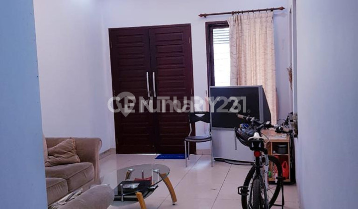 Rumah 3 Lantai Strategis di Kelapa Gading Jakarta Utara S7362 Rumah 3 Lantai Strategis di Kelapa Gading Jakarta Utara S7362