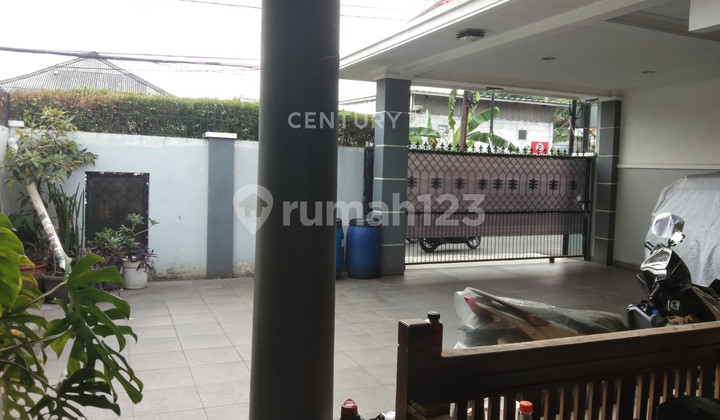 Rumah Tinggal Dekat Area Komersil di Matraman S8224 2