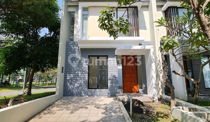 Dijual Rumah Northwest Baru Samping Taman