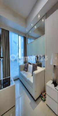 Ada Balkon Casa Grande Kuningan Jakarta 1BR Furnished Bagus  2