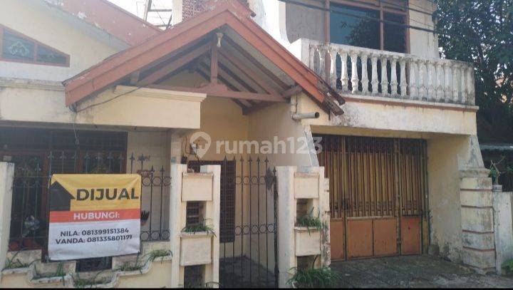 Dijual Rumah lokasi strategis dekat Mall, Univ, RS, jalan raya, pintu toll Satelit  di Jalan Pakis Tirtosari Surabaya 2 Lantai SHM 1