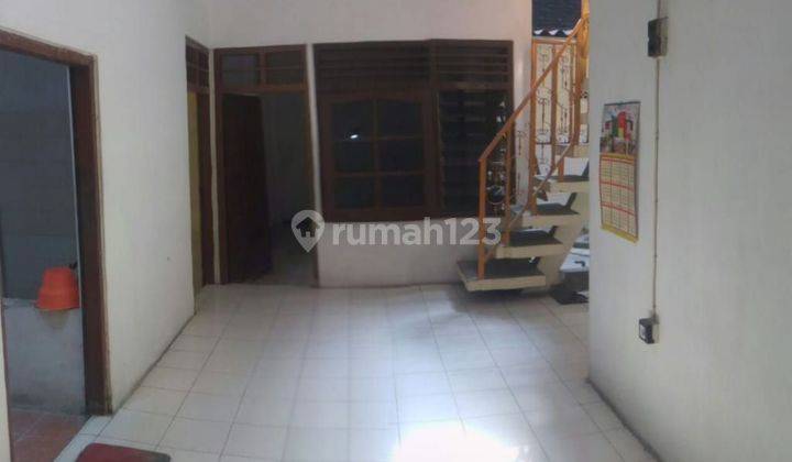 Dijual Rumah lokasi strategis dekat Mall, Univ, RS, jalan raya, pintu toll Satelit  di Jalan Pakis Tirtosari Surabaya 2 Lantai SHM 2