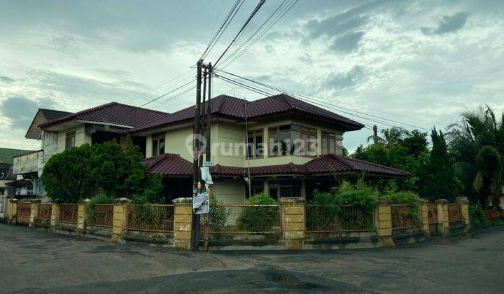 Rumah Bagus 2lt SHM di Jalan Yayasan Palembang 2