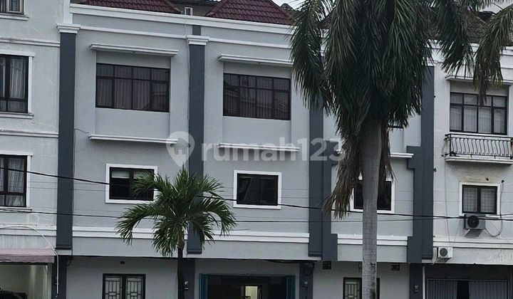 Toho Pik Ruko Ready to Use, Can Be Used as Warehouse and Container Access..... Wide Road..........Contact 08170973600