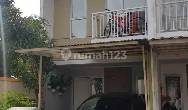 Cheap Corner House for Sale Near Station and Highway 2