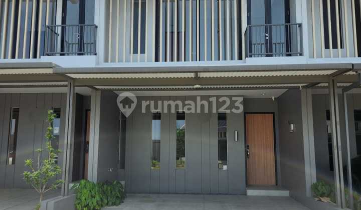For Sale: Lake View House in Front of Grand Wisata Park