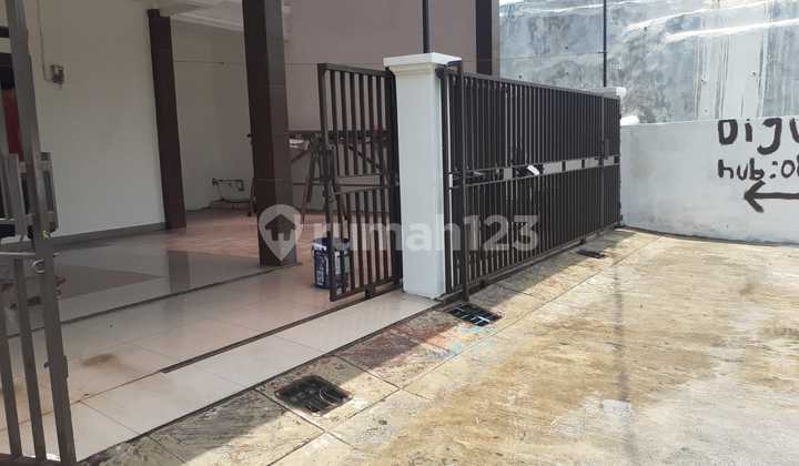 Corner House for Sale, Large Land, Low Price, Ciater Serua BSD. 2