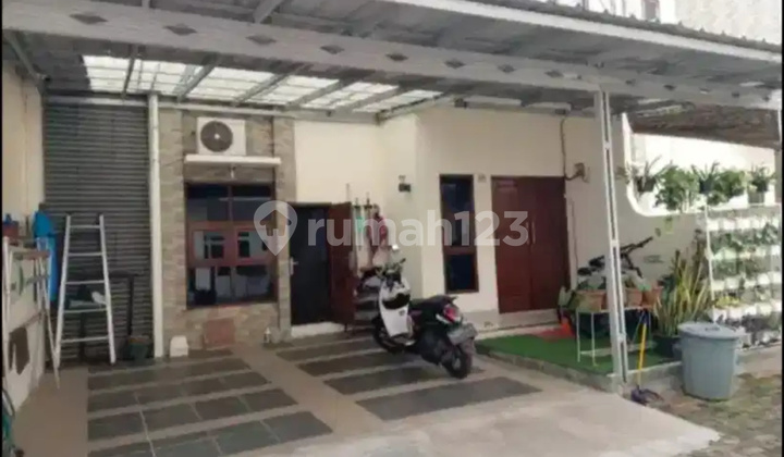 Dijual Rumah Hoek 2 Lantai Dekat Bintaro Plaza 