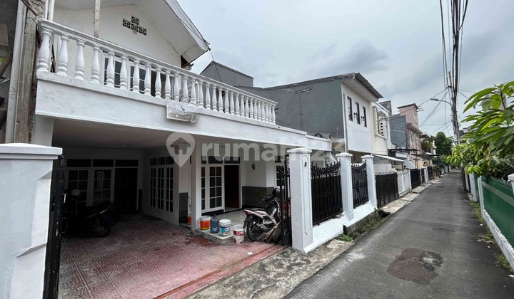 Rumah Siap Huni Lantai 1.5 Di Jalan 1 Mobil Lingkungan Aman Nyaman Dan Tenang