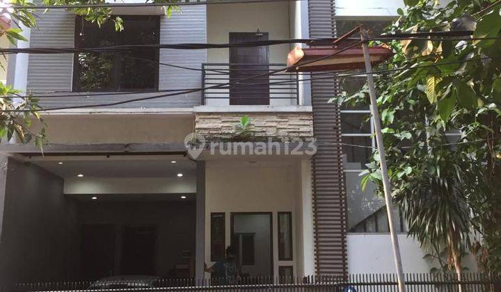 Rumah 3 lantai mewah siap huni jalan 2 mobil depan taman tenang 1