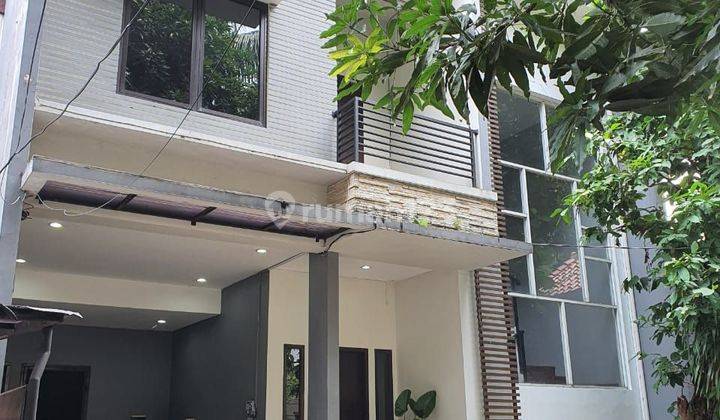 Rumah 3 lantai mewah siap huni jalan 2 mobil depan taman tenang 2