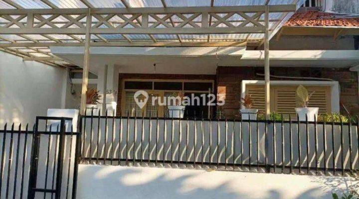 Rumah siap huni di jalan 2 mobil dekat Eco Park cocok bangun baru 2