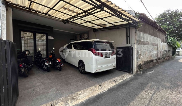 Rumah Bagus Bangunan 3 Lantai Jalan 1 Mobol Lebar Dan Siap Huni