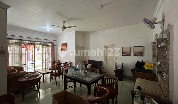 The House is Still Sturdy Single-Story Building One Car Access Easy Access Not Far From Main Road 2