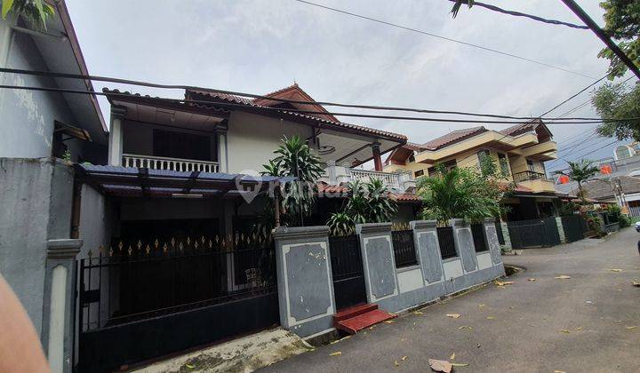 Rumah Tingkat Siap Huni Mssih Terawat Baik Jalan 2 Mobil Hook Di Depan Taman  2