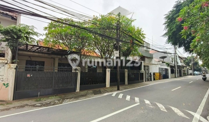Rumah Cocok Untuk Kantor Akses Jalan 2 Mobil Dekat Dengan Perkantoran