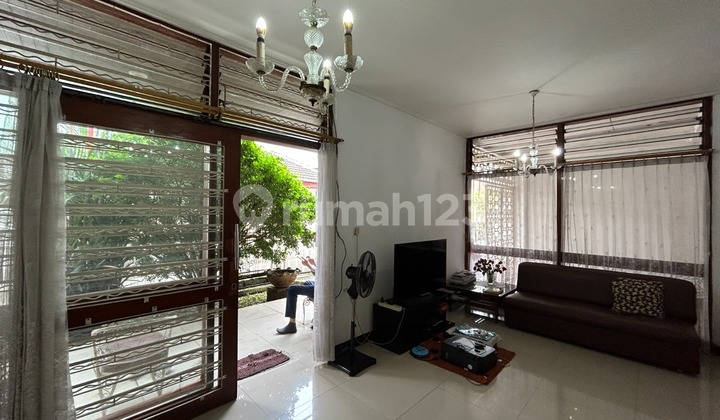 The House is Still Livable, 1-Car Wide Street, Near Park, Not Far from 3-Car Wide Road. 2