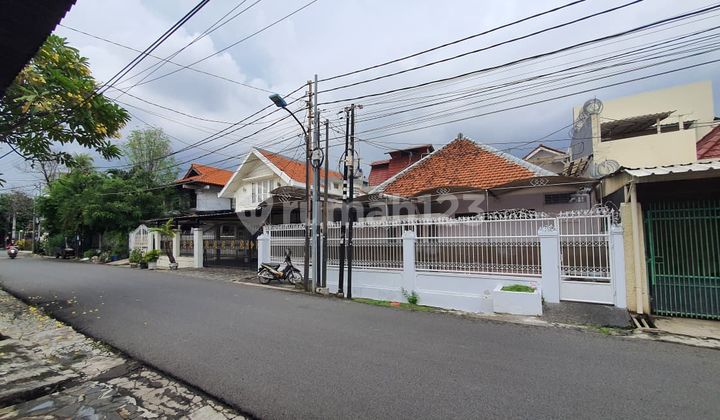 Newly Renovated House Ready to Live In, Suitable for Residence, Business, or Office Mess