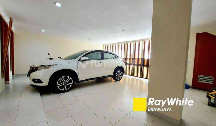 Townhouse di Kemang, Jaksel, Private Pool, Garasi 4 Mobil 2