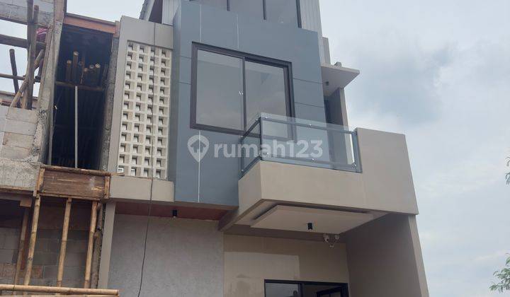 Rumah Dijual Di Cinangka 2.5 Lantai Akses 2 Mobil Strategis 2