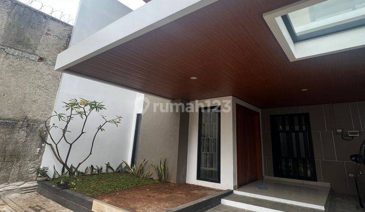 Rumah Siap Huni Dalam Cluster Bangunan 3 Lantai Lokasi Di Pekayon 2