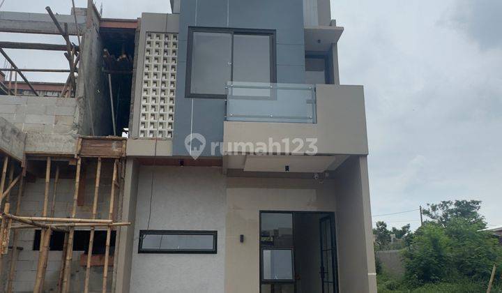 Rumah Dijual Di Cinangka 2.5 Lantai Akses 2 Mobil Strategis 1